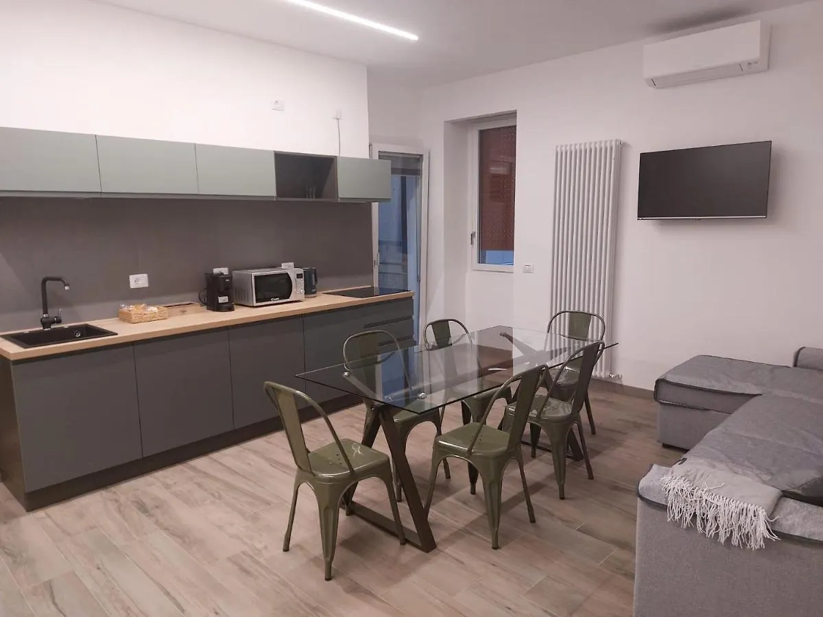 111 Suite Apartment Bergamo Italy